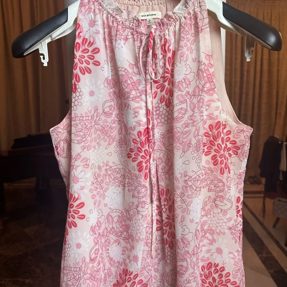 Max Studio Floral Sleeveless Tie-Neck Blouse | Pink & White - Picture 2 of 9